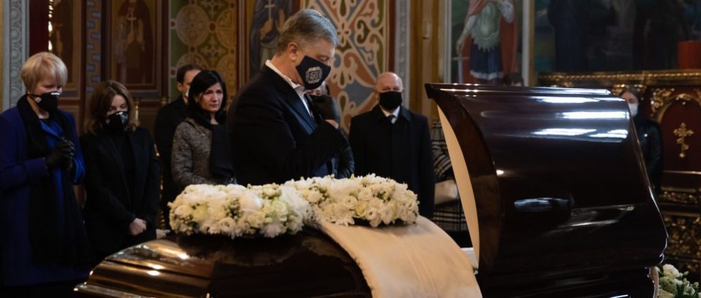 Він був справжнім будівником української держави – у Михайлівському соборі прощаються із Анатолієм Матвієнком