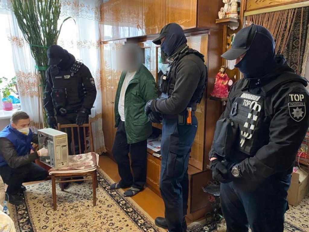 Розбещували дітей і знімали на камеру: під час спецоперації поліція затримала чотирьох небезпечних педофілів