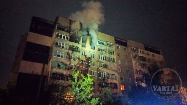 У Львові у багатоквартирному будинку пролунав потужний вибух: подробиці, фото та відео