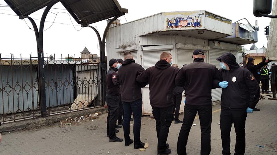 У Луцьку сталась масова бійка між муніципальною вартою і підприємцями, є постраждалі: відео