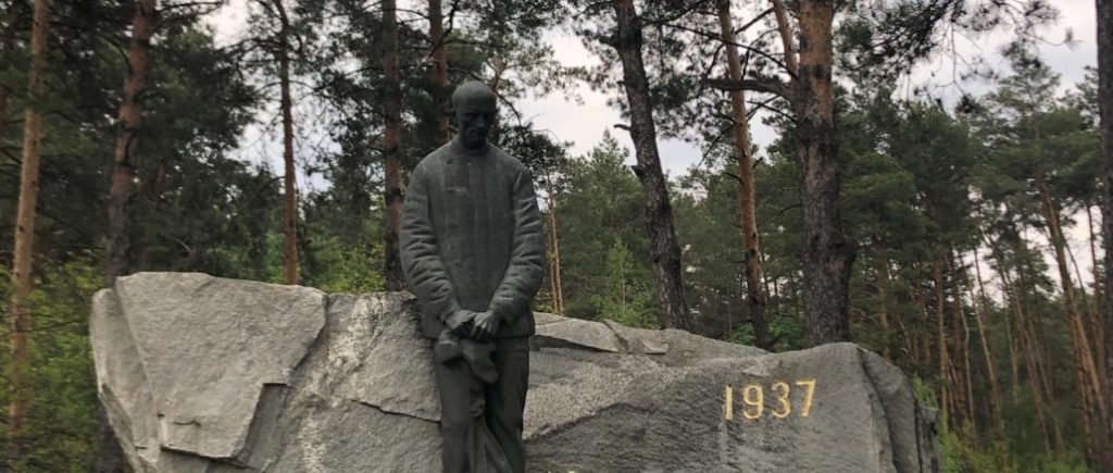 Останній рік показує, який короткий шлях від демократії до реваншу – депутати “Євросолідарності” вшанували репресованих