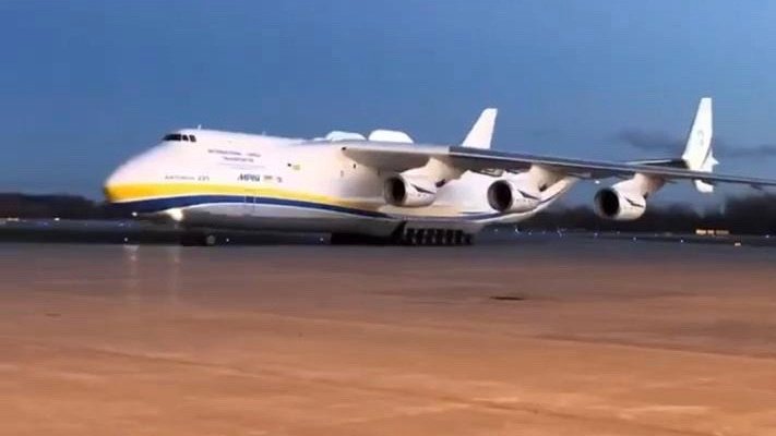 Українська “Мрія” здійснила рекордну поставку медичного спорядження в Канаду: вражаюче відео