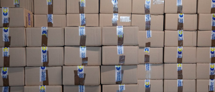 На Франківщині продовжують доставляти продуктові набори вразливим групам людей