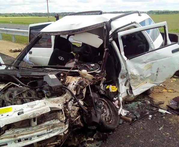 На трасі Київ-Одеса біля Жашкова сталася масштабна ДТП з чотирма загиблими: моторошні фото