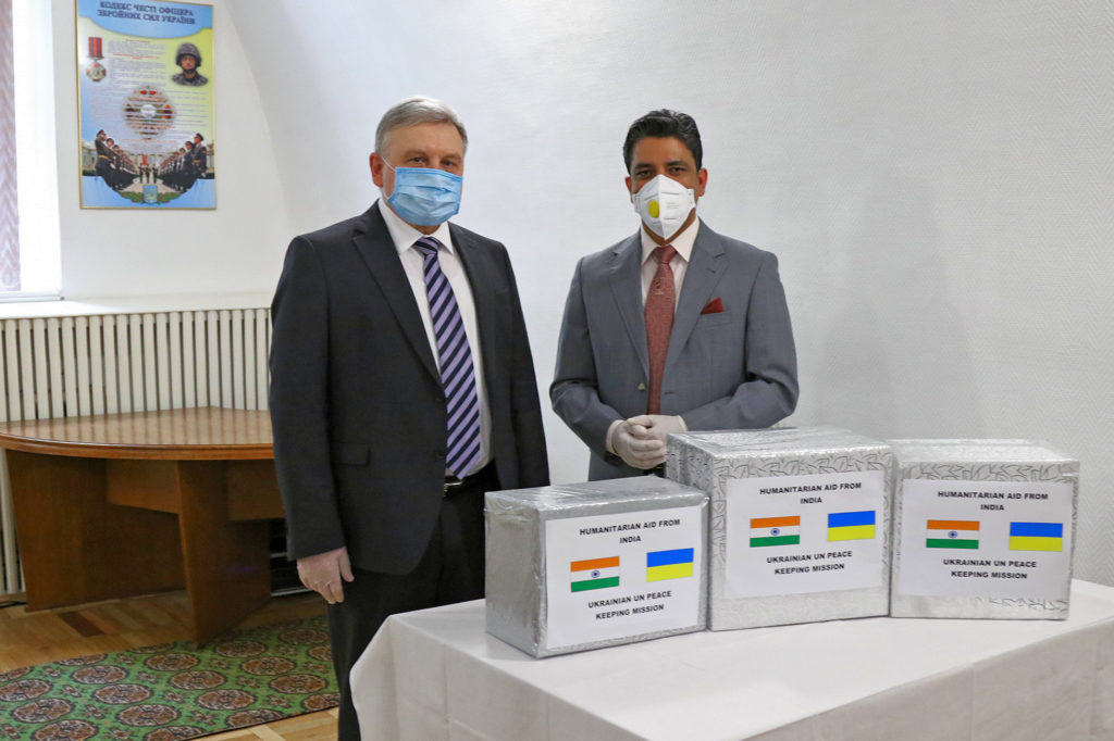 Індія передала Збройним Силам медикаменти для вакцинації