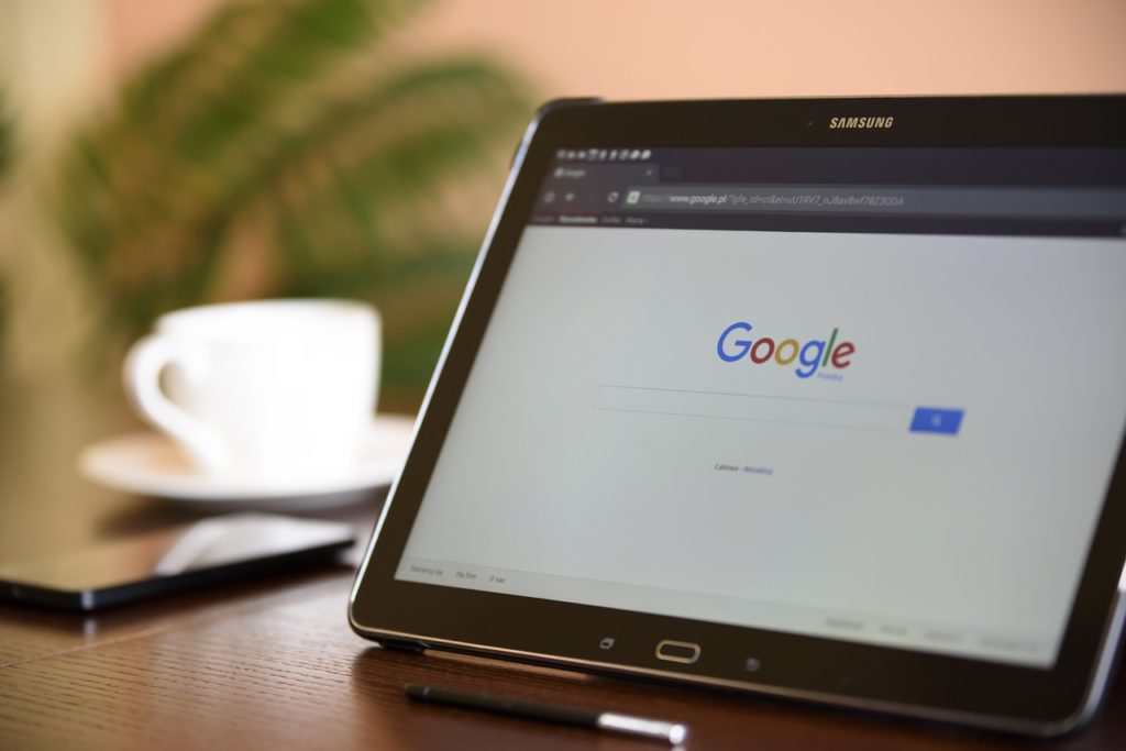 Google виплатить своїм працівникам по $1000 доларів, щоб ті залишались вдома