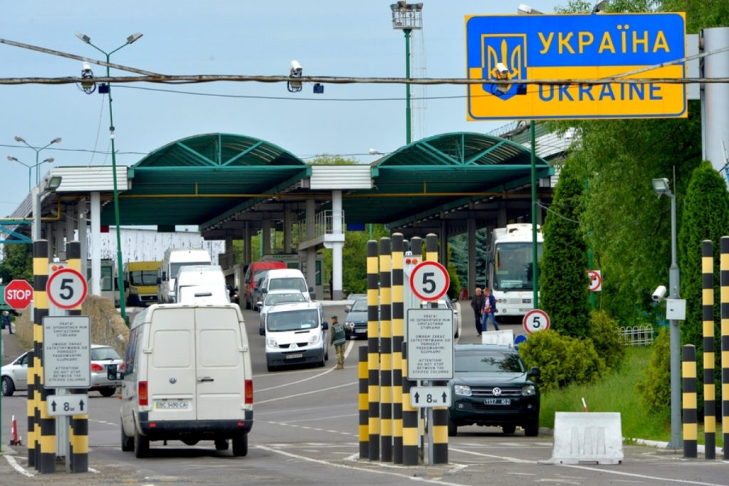 112 росіян подали заявки на отримання української візи, але жоден не отримав – МЗС