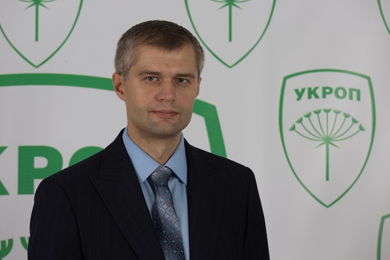 Единственный депутат проголосовал против закона о массовом тестировании коронавируса: что известно о «слуге народа»