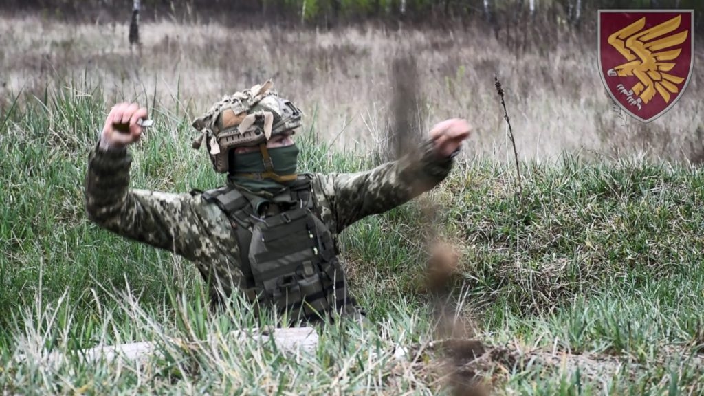 Бойовики на Донбасі нарощують озброєння біля передової – розвідка