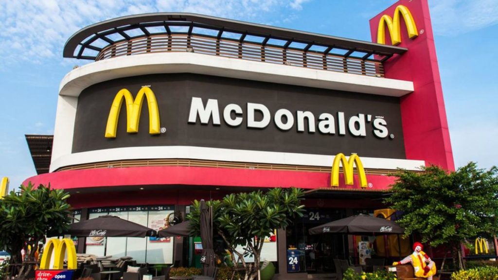Романтичний сніданок: депутати “ЄС” подякували McDonald’s за дотримання мовного закону