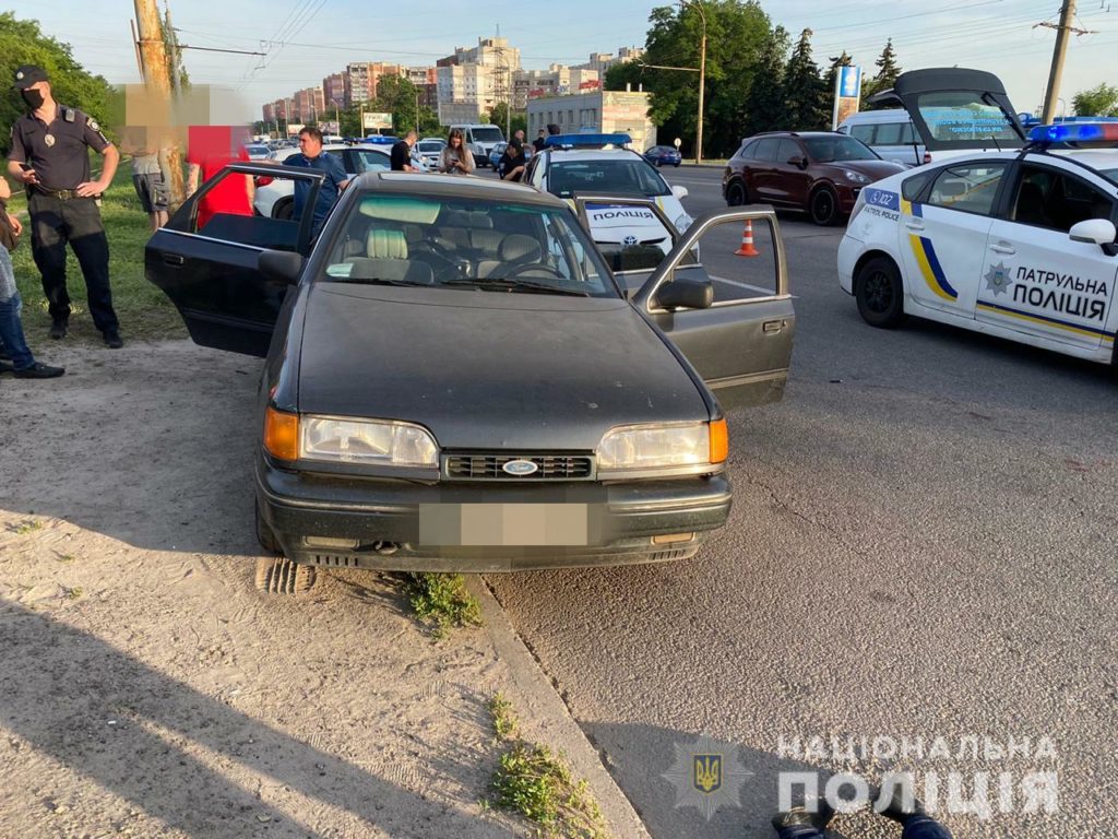 Помираючи затримав зловмисника: у Дніпрі вбили поліцейського