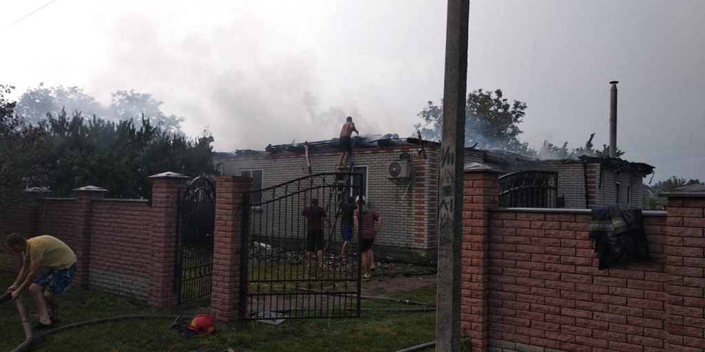На Черкащині блискавка знищила житловий будинок: подробиці