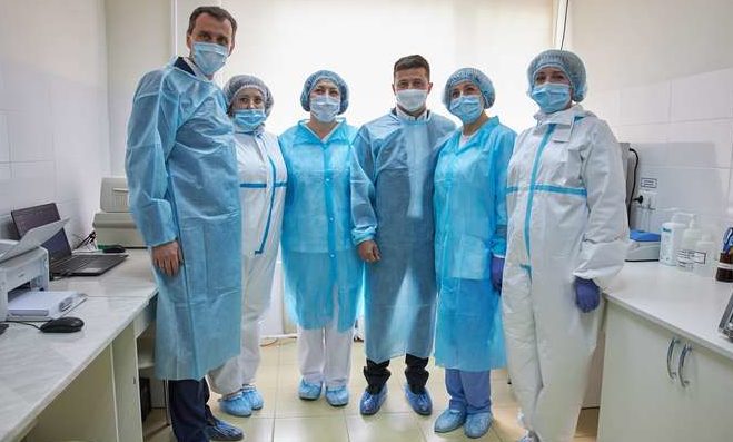 Свідома брехня?: попри наявність фотодоказів голова Хмельницької ОДА заявив, що “ЄС” не привозила медикам області засоби захисту