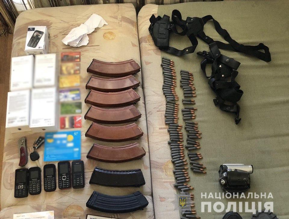 Рушниці, карабіни і ножі: поліція вилучила арсенал зброї у фігурантів перестрілки в Броварах