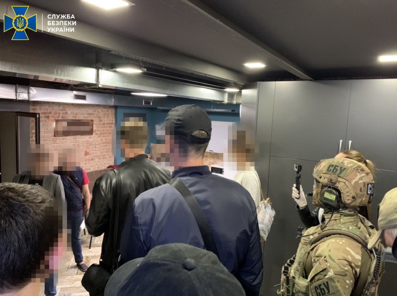 Правоохоронці блокували на Луганщині контрабанду комплектуючих до російських танкових знарядів