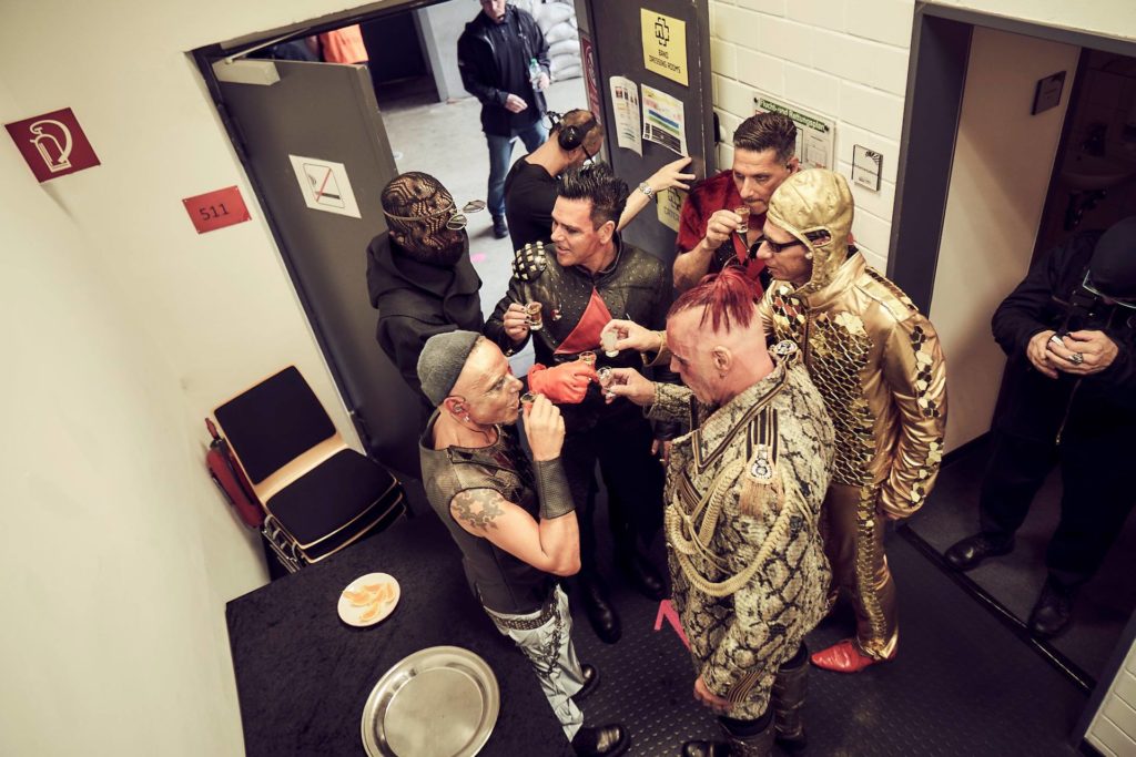 Більше “Кокаїну”: Rammstein вирішили випустити ще кілька парфумів