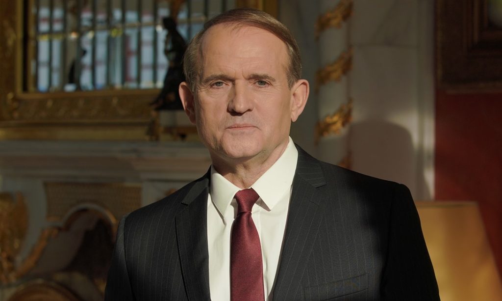 Обленерго, металургія, перевалка нафти й телеканали: ЗМІ викрили тісні бізнес-зв’язки Медведчука і Коломойського