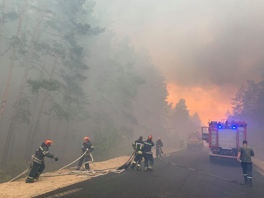До ліквідації лісових пожеж на Луганщині залучили 444 військових