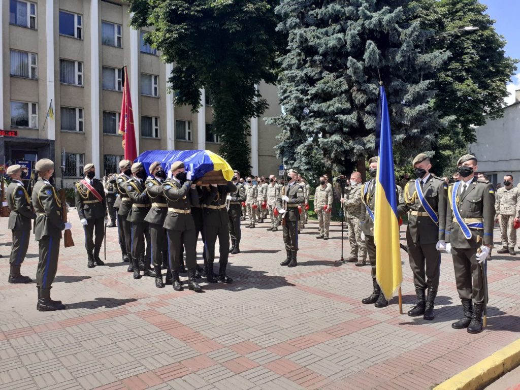На Львівщині попрощалися з Героєм України Тарасом Матвіївим