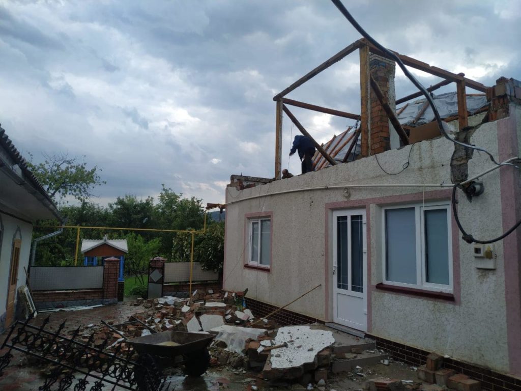 На Буковині через ураган знеструмлено дев’ять населених пунктів