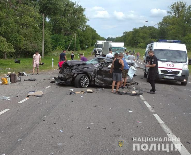 На трасі “Київ-Чоп” сталася масштабна ДТП: травмовані четверо осіб