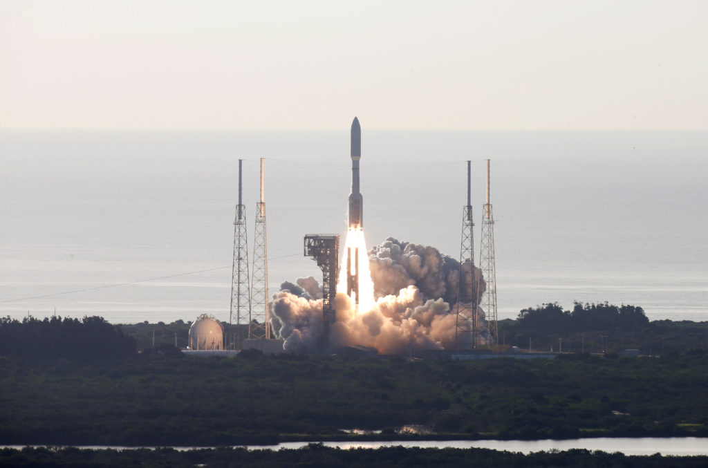 Новый марсоход NASA преодолел уже половину пути к Марсу
