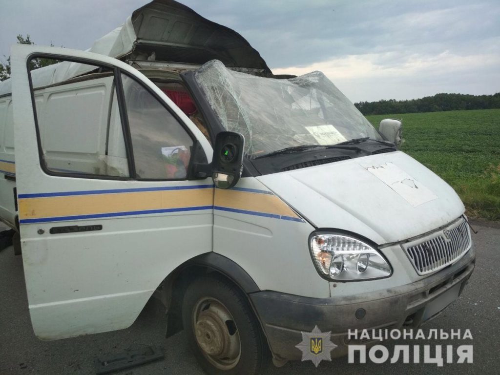 На Полтавщині підірвали автомобіль “Укрпошти” і викрали 2,5 мільйона гривень: усі подробиці і фото