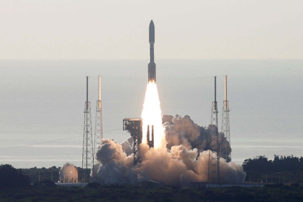 Искать следы жизни: NASA запустило новый марсоход на Марс