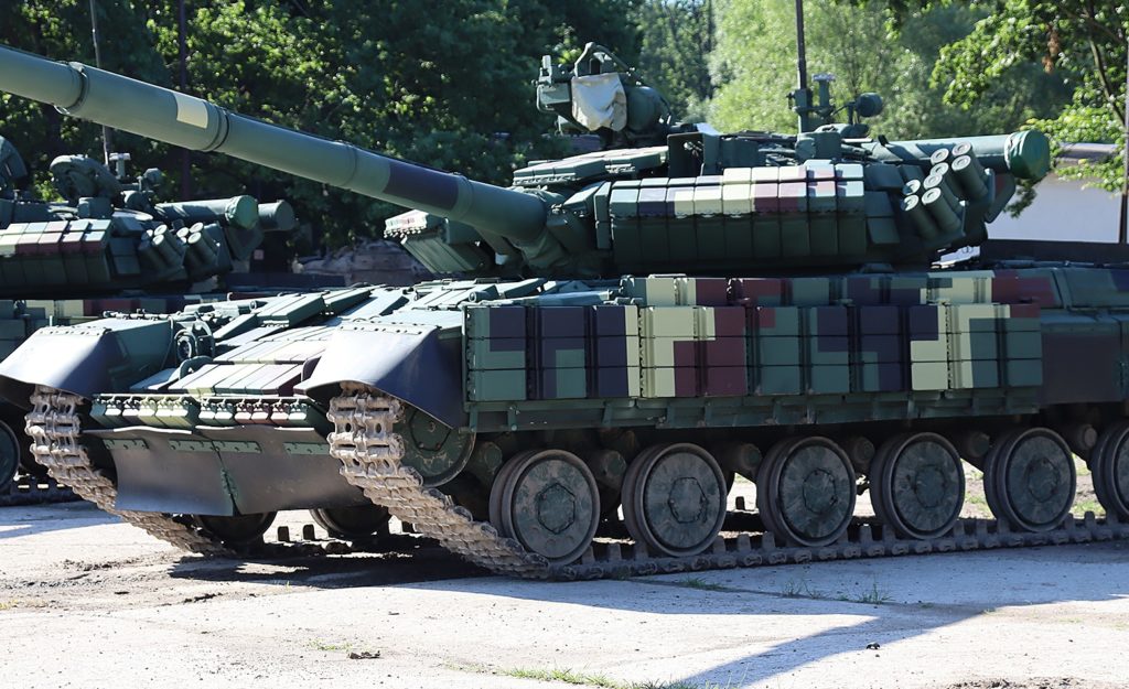 Українські військові отримали партію модернізованих танків Т-64: фото