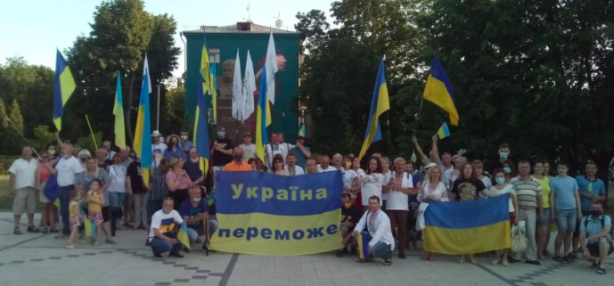 Партійці Донеччини провели автопробіг до дня визволення Краматорська і Слов’янська: серце Перемоги над ворогом знаходиться на Донбасі