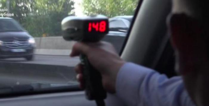 148 км на годину та “розгін” авто: кортеж Зеленського систематично грубо порушує ПДР – ЗМІ