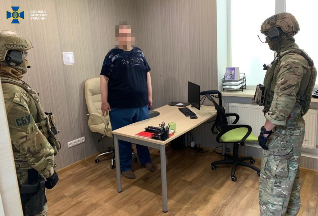 У Харкові викрили угрупування, яке тероризувало підприємців під виглядом співробітників СБУ