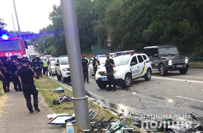 В Києві на Столичному шосе зіткнулися двоє автомобілів: четверо загиблих, з них – двоє дітей