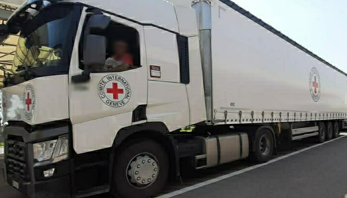 П’ять вантажівок з гумдопомогою від Червоного Хреста вирушили з Києва у Донецьк