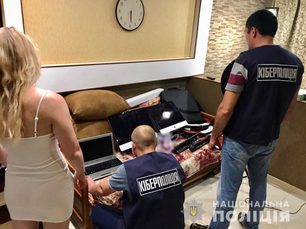 У Херсоні викрили діяльність порностудії з веб-моделями: організаторам загрожує до семи років ув’язнення