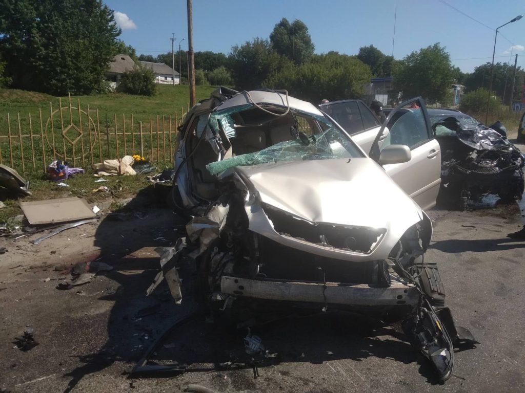 П’ятеро постраждалих: з’явилось фото страшної ДТП під Києвом
