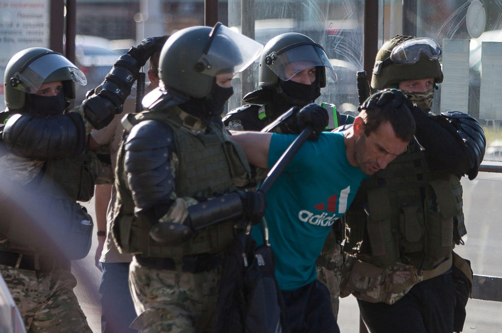 Минулої доби у Білорусі затримали 700 учасників протестів: загальна кількість – понад 6,7 тисячі