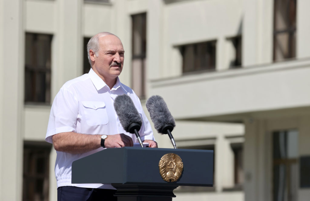 Мітинг на підтримку Лукашенка: президент Білорусі виступив з промовою перед людьми