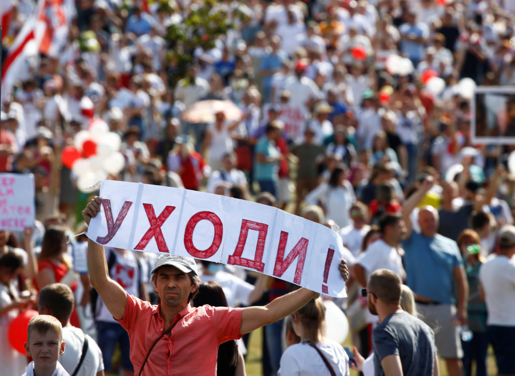 У Мінську на акцію протесту вийшли тисячі людей: фото і відео