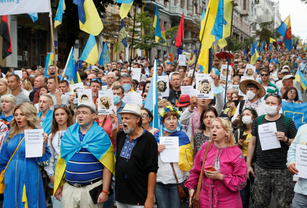 Порошенко: українці продемонстрували, що парад на День Незалежності буде – з владою чи без