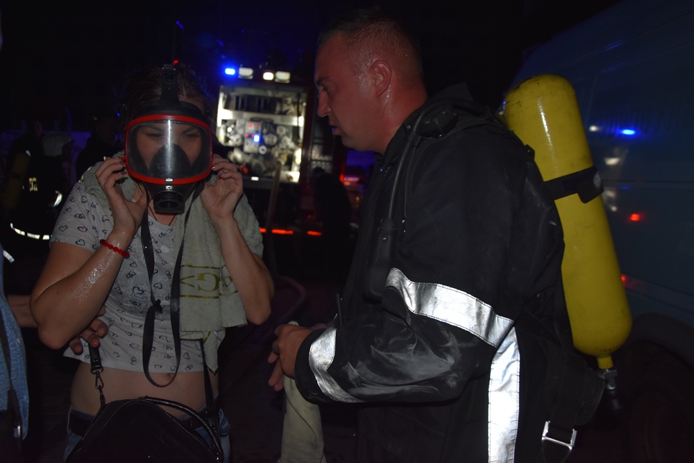 В Одесі горіло сім поверхів житлового будинку: подробиці і фото