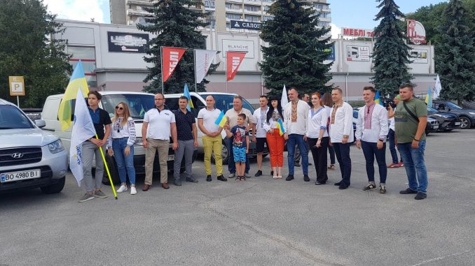 У Тернополі “Європейська Солідарність” спільно з молодіжним крилом партії провела патріотичний автопробіг