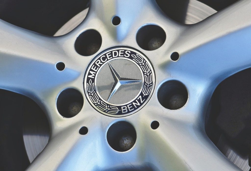 В Німеччині можуть заборонити продаж Mercedes-Benz: відома причина