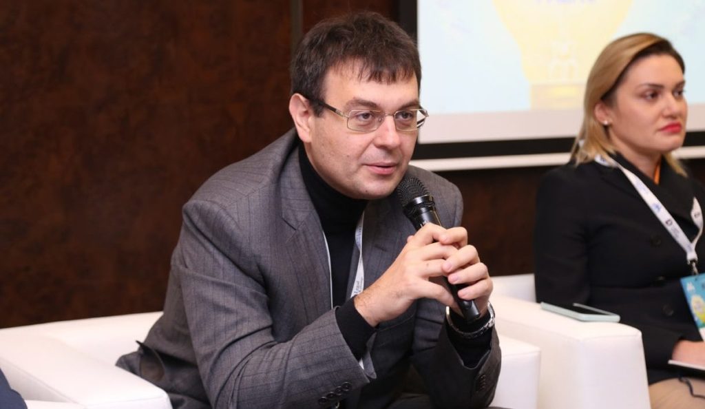 Сплачуватимуть ПДВ: Гетманцев розповів, як Україна оподатковуватиме Facebook та Netflix
