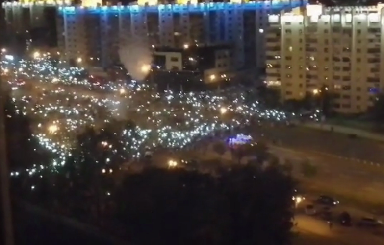 У Білорусі почались масові протести. ОМОН опускає щити, у Мінську є постраждалі: фото і відео