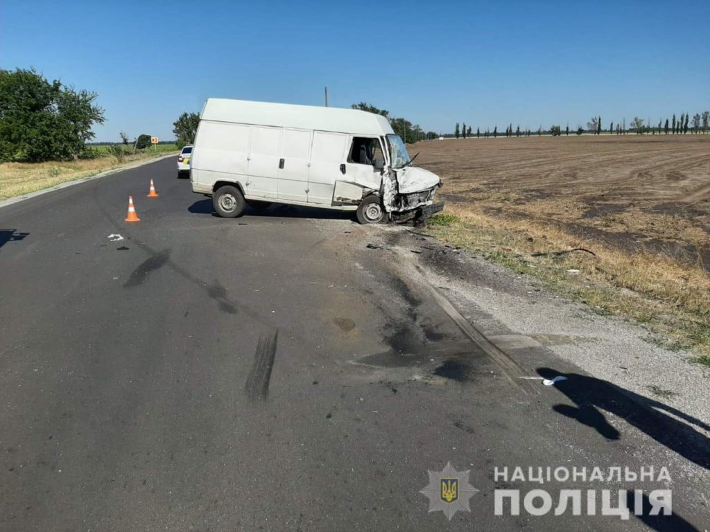 Під Скадовськом сталась страшна ДТП з мікроавтобусом, загинуло двоє дітей: фото