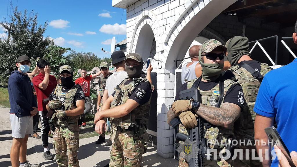 На Харківщині на акції протесту біля ромського поселення сталися сутички