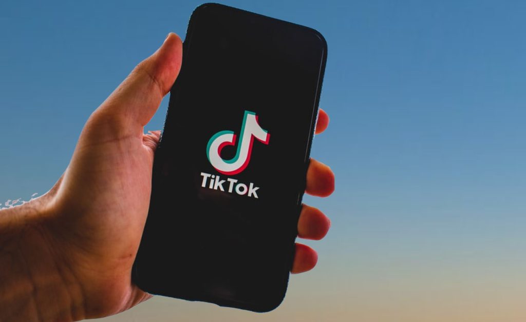 Трамп вимагає від TikTok продати всі активи на території США