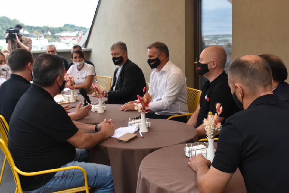 Не дати знищити український мікробізнес: Петро Порошенко зустрівся з підприємцями Львівщини