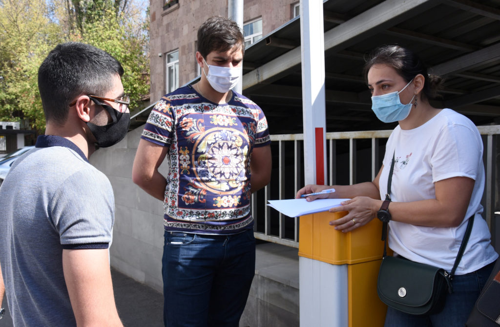 Лише з письмовим дозволом: у Вірменії обмежили виїзд чоловіків 18-55 років